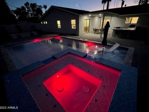 8001 11th Ave, Phoenix AZ  85021-5626 exterior