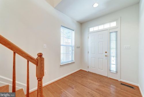 9654 Hawkshead Dr, Lorton, VA 22079-2786