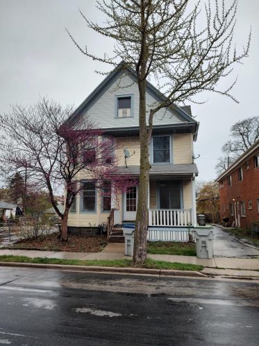1206 43rd St, Milwaukee WI 53208-2721 exterior
