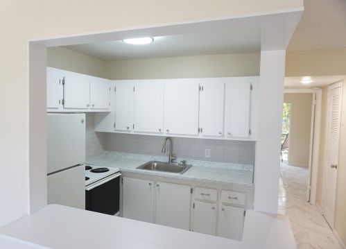 33 Windsor B, West Palm Beach, FL 33417-2407