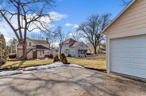 1329 Dodge St, Lake Geneva WI  53147-1309 exterior