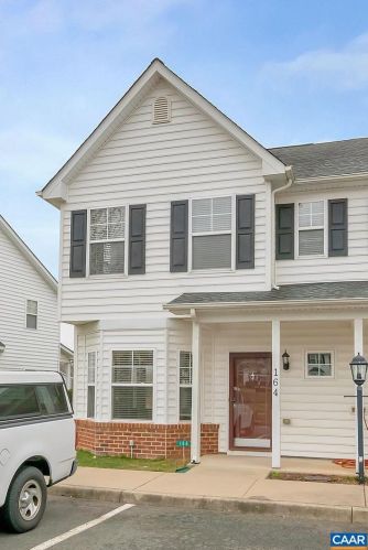 164 Villa Cir, Bybee, VA 22963-2086