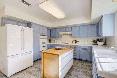 424 Valley Center Ave, Glendora CA  91741-3856 exterior