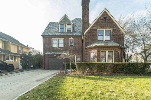 54 Huron Rd, Floral Park, NY 11001-4009