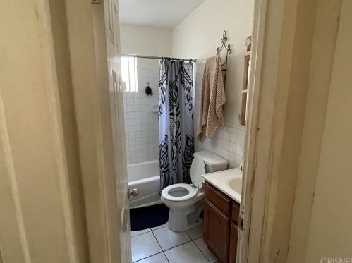 6927 Hannon St, Bell, CA 90201-2019