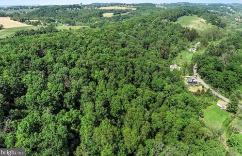 786 Arbor Dr, Red Lion PA  17356-8611 exterior