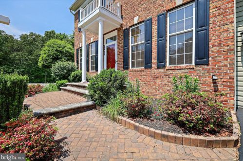6712 Hanson Ln, Lorton, VA 22079-1368