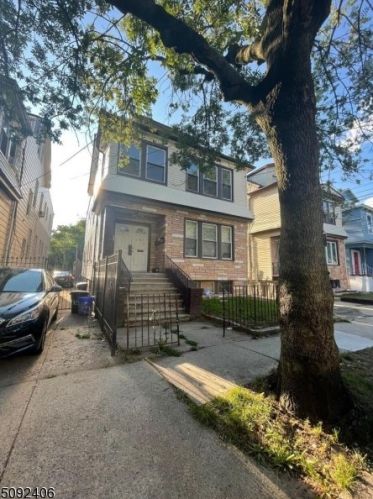 151 Munn Ave, Newark, NJ 07106-2114