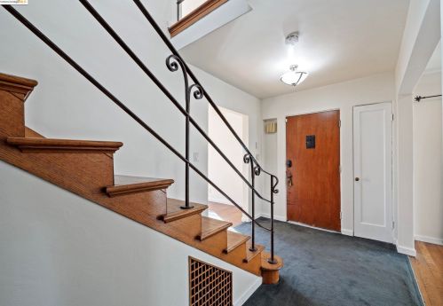 3235 62nd Ave, Oakland, CA 94605-1613
