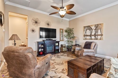 6019 Dubois Pl, Bakersfield CA  93306-7590 exterior