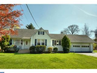 6 Crest Ave, Pennington NJ  08534-1108 exterior