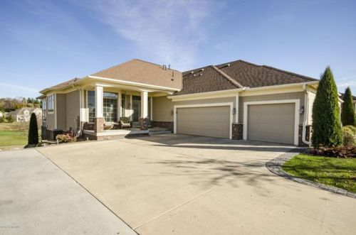950 Somerby Pkwy, Byron MN  55920-1580 exterior