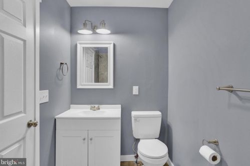 60 Gordon Dr, Carlisle PA  17013-8603 exterior