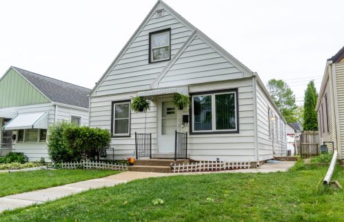 3652 Rutland Ave, Milwaukee, WI 53235-3627