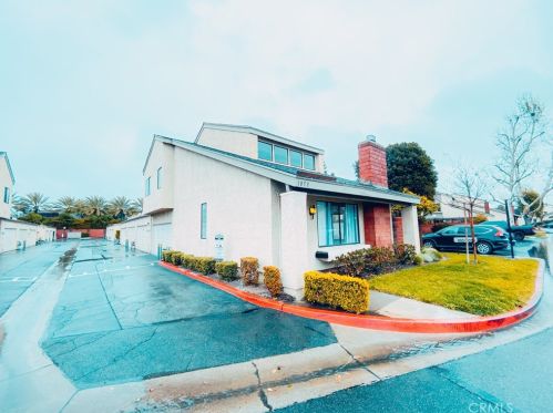 1053 Lamark Ln, Anaheim, CA 92802-3404