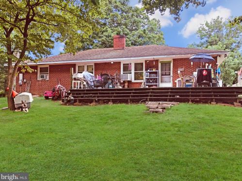 549 Gilbertsville Rd, Gilbertsville, PA 19525-9140