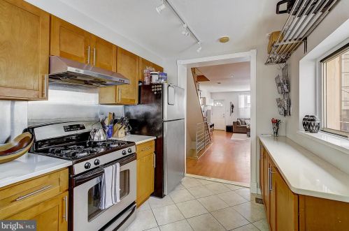 1820 Manton St, Philadelphia PA  19146-2923 exterior