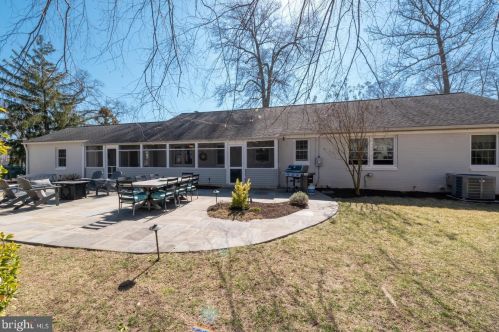 2001 Beechwood Dr, Wilmington DE  19810-4356 exterior