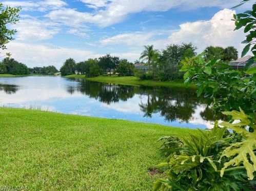 28947 Vermillion Ln, Bonita Springs, FL 34135-8592