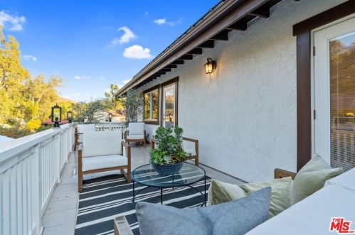 27041 Esward Dr, Calabasas CA  91301-2322 exterior