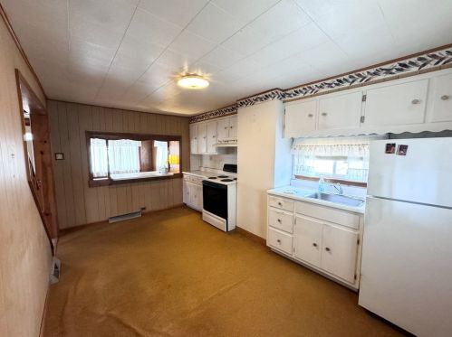338 Pleasant Valley Rd, Connellsville PA  15425-6080 exterior