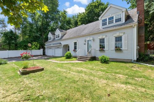 971 Farms Rd, Wallingford, CT 06492-1807