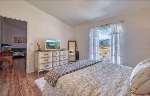 22800 Oat Hill Rd, Middletown CA  95461-9690 exterior