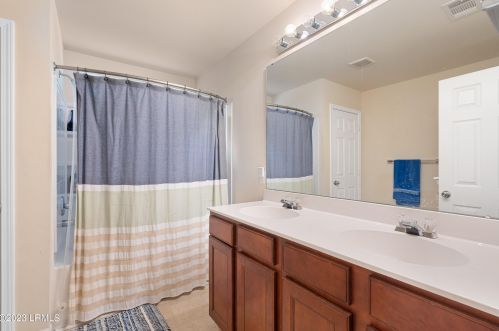 96 Shadow Moss Dr, Beaufort SC  29906-6000 exterior