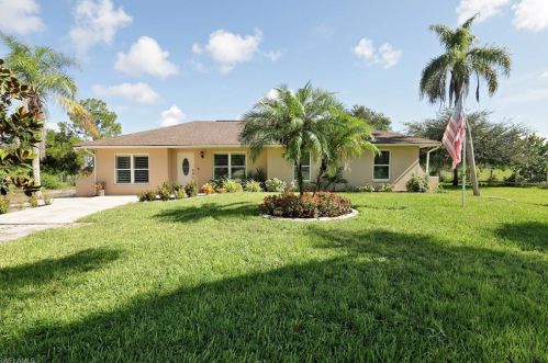 281 20th Ave, Naples, FL 34120-2773