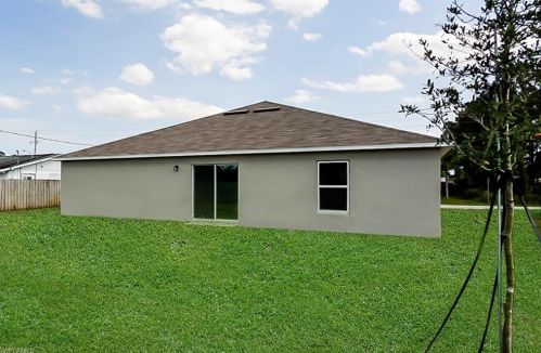 511 Paloma Ave, Lehigh Acres, FL 33974-9452