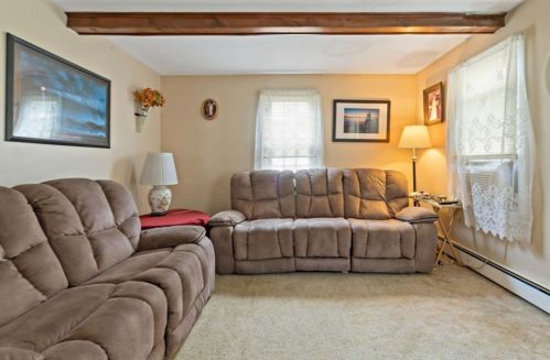 19 Pontiac Rd, South Kingstown RI  02882-1209 exterior