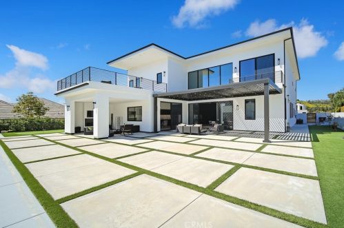 18852 Canyon Crest Dr, Orange CA 92861-2806 exterior