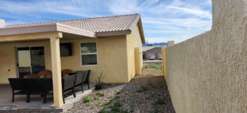 1000 Thunderbolt Ave, Lake Havasu City AZ  86406-7811 exterior