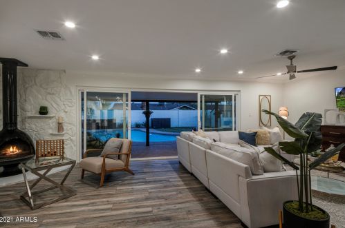 8649 Plz Ave, Scottsdale AZ 85250-6706 exterior