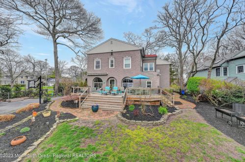 4 Interlaken Dr, Tinton Falls, NJ 07712-4426
