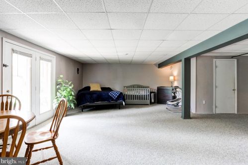 1046 Country Hill Dr, Harrisburg PA  17111-4655 exterior