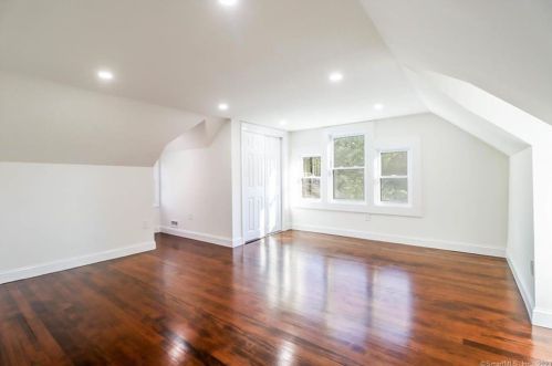 214 Berkshire Rd, Sandy Hook CT  06482-1548 exterior