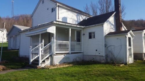 929 Pancoast St, Reynoldsville, PA 15851-1507