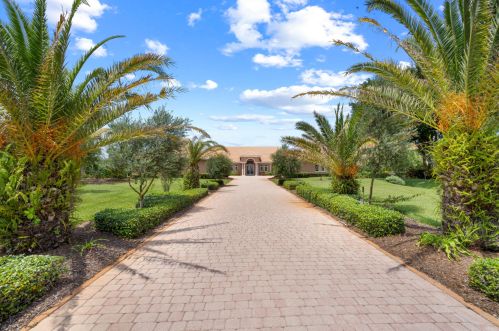 6033 Tropical Trl, Merritt Island, FL 32953-7212