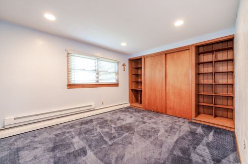 620 Dyre Ave, West Islip NY  11795-3312 exterior