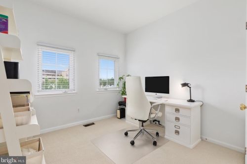 12146 Chancery Sta Cir, Herndon VA 20190-5801 exterior