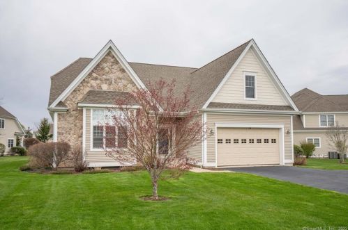 2 Colonial Dr, Bloomfield CT  06002-2394 exterior