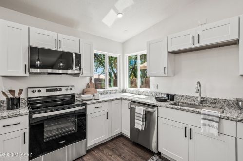 7081 Camino Triste, Tucson AZ  85746-7985 exterior