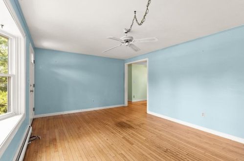 1 Nolet Ave, Salem NH  03079-1756 exterior