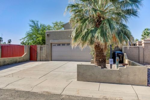 947 Escuda Dr, Phoenix, AZ 85024-1144