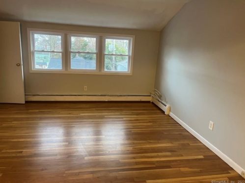 476 Merritt St, Bridgeport CT  06606-3337 exterior