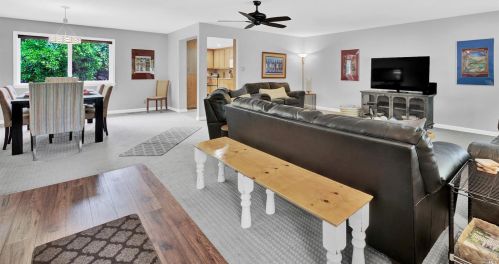 311 Edgewood Dr, Vacaville CA  95688-3602 exterior