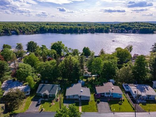 14 Crescent Vw, Rock Hill, NY 12775-6629