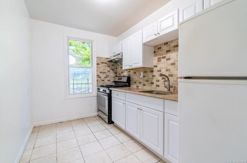 312 169th St, Bronx NY  10452-7701 exterior