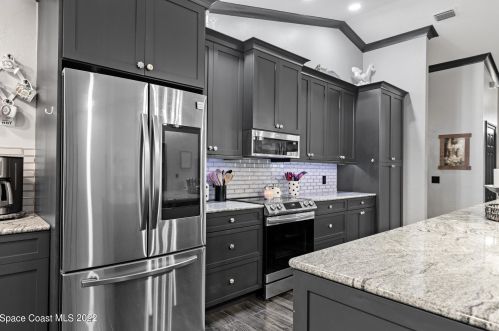 8566 97th Ct, Vero Beach FL  32967-3458 exterior